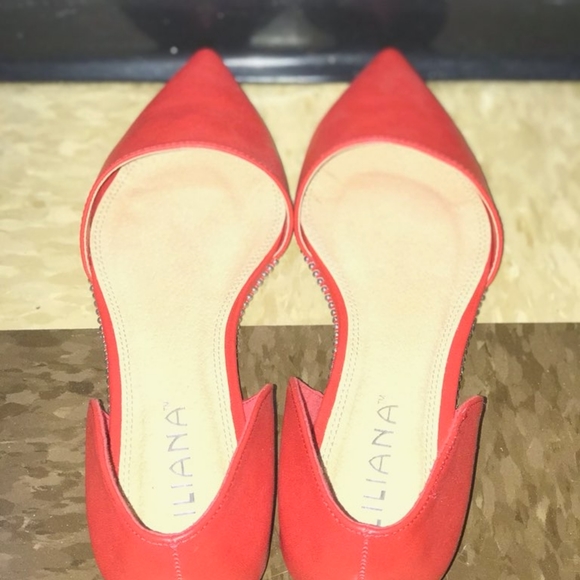 Red flats - Picture 2 of 3